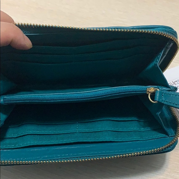 Guess (9) - Picture 3 of 5